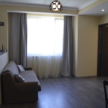 Apartment Near Park 36 Batoemi Buitenkant foto